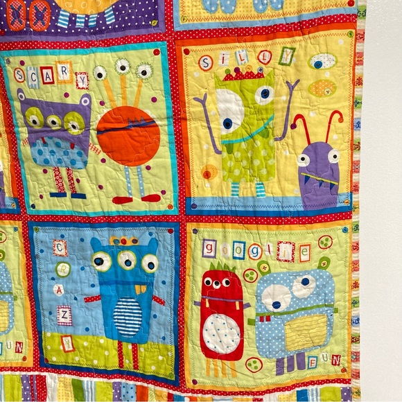 Handmade ALIENS MARTIANS OUTER SPACE Quilt Blanket 41 x 34 inches - Picture 5 of 12